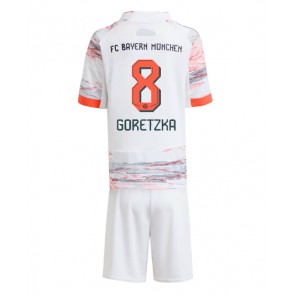 Bayern Munich Leon Goretzka #8 Dětské Venkovní Dres 2025-26 Krátký Rukáv (+ trenýrky)