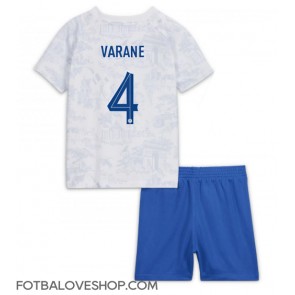 Francie Raphael Varane #4 Dětské Venkovní Dres MS 2022 Krátký Rukáv (+ trenýrky)