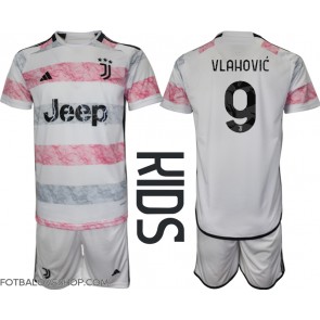 Juventus Dusan Vlahovic #9 Dětské Venkovní Dres 2023-24 Krátký Rukáv (+ trenýrky)