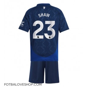 Manchester United Luke Shaw #23 Dětské Venkovní Dres 2024-25 Krátký Rukáv (+ trenýrky)