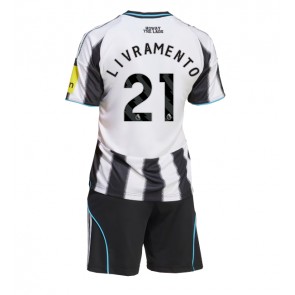 Newcastle United Tino Livramento #21 Dětské Domácí Dres 2025-26 Krátký Rukáv (+ trenýrky)