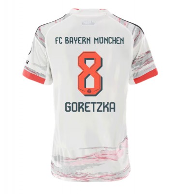 Bayern Munich Leon Goretzka #8 Dámské Venkovní Dres 2025-26 Krátký Rukáv Bayern Munich Leon Goretzka #8 Dámské Venkovní Dres 2025-26 Krátký Rukáv