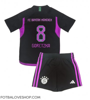 Bayern Munich Leon Goretzka #8 Dětské Venkovní Dres 2023-24 Krátký Rukáv (+ trenýrky)