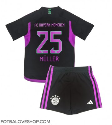 Bayern Munich Thomas Muller #25 Dětské Venkovní Dres 2023-24 Krátký Rukáv (+ trenýrky)