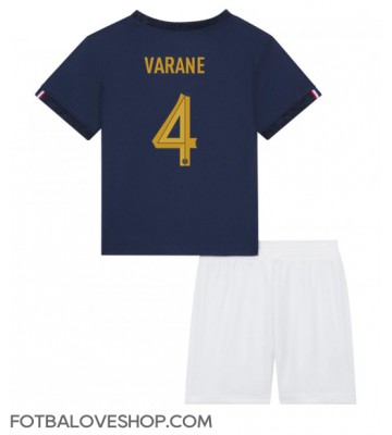 Francie Raphael Varane #4 Dětské Domácí Dres MS 2022 Krátký Rukáv (+ trenýrky)