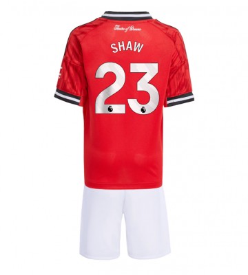 Manchester United Luke Shaw #23 Dětské Domácí Dres 2025-26 Krátký Rukáv (+ trenýrky)