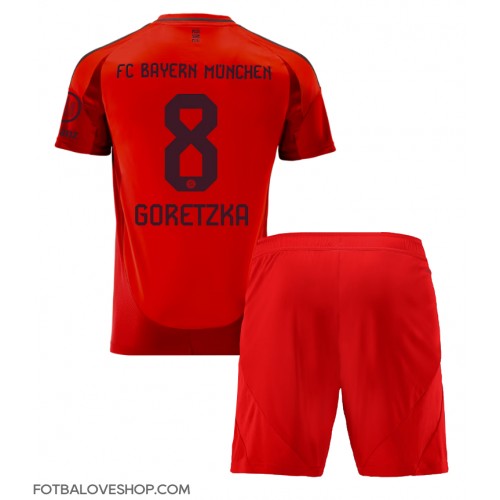 Bayern Munich Leon Goretzka #8 Dětské Domácí Dres 2024-25 Krátký Rukáv (+ trenýrky)